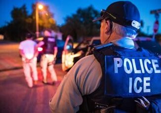 Trump migranti illegali ricercati in aula. Le scuole Proteggeremo gli studenti