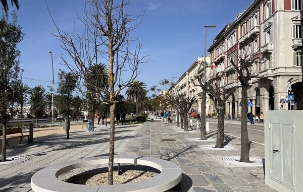 Cagliari, mobilità nel quartiere Marina: riapre il primo tratto di via Roma, nuove aree pedonali e parcheggi per residenti 1 Via Roma dopo i lavori di ristrutturazione