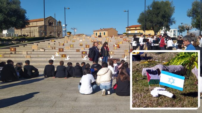 Media Diaz Olbia L'allestimento della Diaz sulla gradinata di S. Simplicio a Olbia