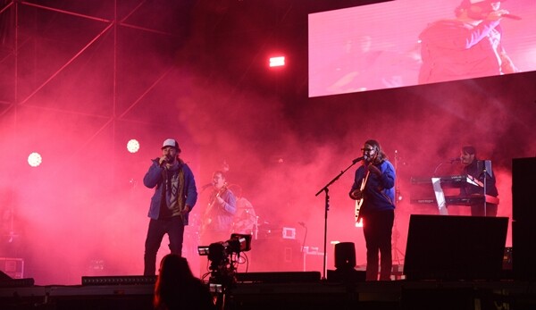 Capodanno in Sardegna: musica, emozioni e un’atmosfera indimenticabile 1 concerto di capodanno ad olbia con i pinguini tattici nucleari