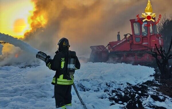 incendio discarica gomme pneumatici