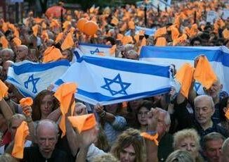 Accordo Israele Hamas per consegna corpi 4 ostaggi. Trattative in corso per altri rilasci