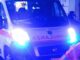 Bimbo alla guida di auto schiaccia il proprietario e grave