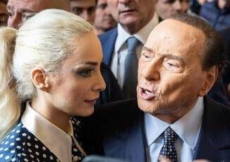 Fascina ricorda Berlusconi a San Valentino Uniti per leternita