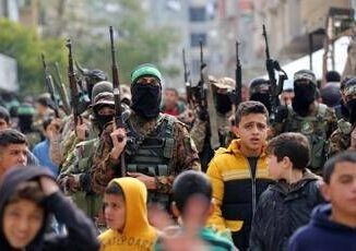 Gaza sfida a Netanyahu sul palco di Hamas per il rilascio dei tre ostaggi