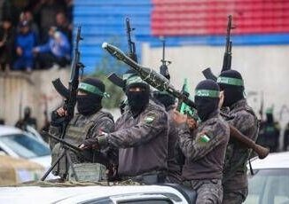 Hamas conferma Sabato liberi 3 ostaggi. Piano Trump per Gaza summit arabo a Riad
