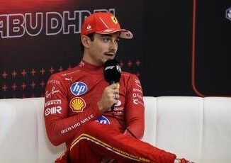 Hamilton Leclerc e quelle foto troppo serie. Vasseur Charles puoi sorridere
