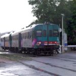 Treno al passaggio a livello di Olbia