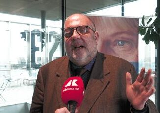 Ligustro comitato Macula Con aflibercept 8 mg le iniezioni dimezzano