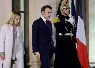 Meloni al vertice di Parigi sullUcraina invio truppe Ue ipotesi complessa e meno efficace