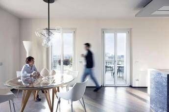 Oknoplast torna in TV con lo spot”Un pezzo di Design al prezzo di una finestra”