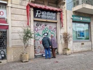 Omicidio in panetteria a Milano arrestato il figlio 21enne del fornaio