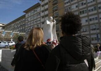 Papa Francesco ricoverato i medici del Gemelli Non e fuori pericolo