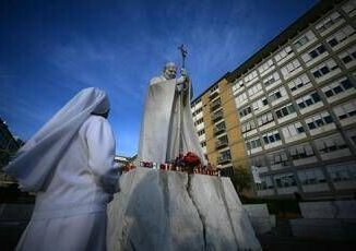 Papa Vaticano Notte trascorsa bene stamani si e alzato e ha fatto colazione