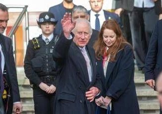 Re Carlo dovra rinunciare a vedere spesso i figli di William e Kate il motivo