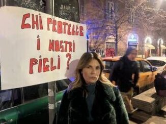 Roma a Trastevere manifestazione per chiedere piu sicurezza con lex Gf Marina La Rosa