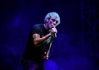 Sanremo 2025 Chiello chi e il cantante in duetto con Rose Villain