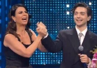 Sanremo 2025 Geppi Cucciari e i finti complimenti a Il Volo