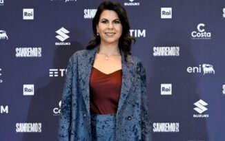 Sanremo 2025 chi e Geppi Cucciari la co conduttrice della quarta serata del Festival