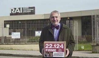 Sanremo. Pro Vita Famiglia consegna 22.000 firme alla RAI Evitare blasfemia e propaganda politica con canone italiani