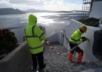 Santorini trema ancora alto rischio frane per scosse sismiche