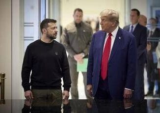 Ucraina Zelensky a Washington. Trump Davvero ho detto che e un dittatore