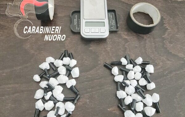 cocaina dentro scatole caramelle a bosa