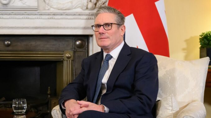 Starmer “Francia e Gran Bretagna lavorano a piano di pace per l’Ucraina”