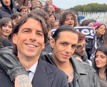 Achille Lauro e il video di Amor a Roma, delirio al Foro Italico