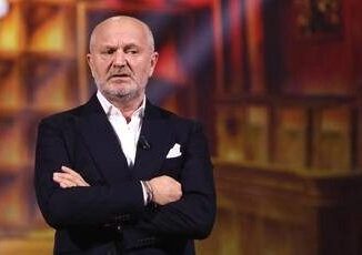 Andrea Pucci malore durante lo spettacolo a Forli Non mi sento bene