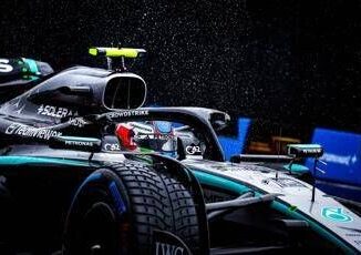 Antonelli regalo con beffa supercar dalla Mercedes ma non puo guidarla