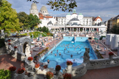 Budapest Gellert furdo hullamfurdo medence 5