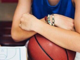 Che ci fai qui l8 marzo Vai a fare la prostituta arbitra insultata da madre giocatore di basket
