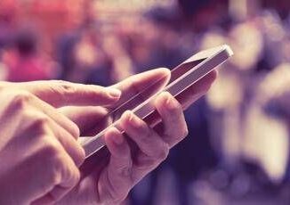 Con i device cresce il consumo notturno di tv in pole film e sport