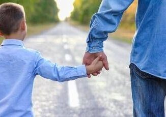 Consulta. Pro Vita Famiglia su adozioni privilegiare famiglie con padre e madre