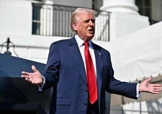 Dazi Trump aperto ad accordi ma dopo il 2 aprile. E annuncia tariffe su farmaci