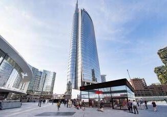 Fuorisalone di Milano installazione AEG in Piazza Aulenti
