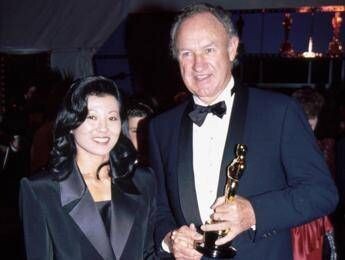 Gene Hackman non sentiva i familiari da mesi: l’indagine sulla morte