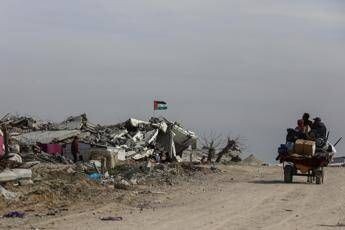 Hamas punta a ‘cessate il fuoco’ permanente, video con ostaggio: “Serve fase 2”