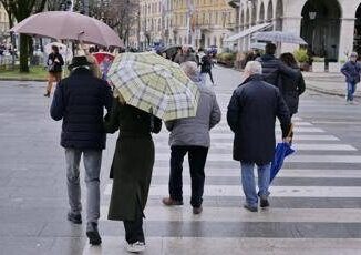 Incrocio di cicloni sullItalia ancora tre giorni di maltempo le previsioni meteo