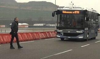 Innovazione al Safety Park testato bus elettrico completamente automatizzato