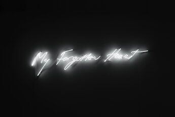 Installazione di Tracey Emin all’Hotel Savoy di Firenze