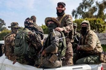 Israele lancia ‘avvertimento’ alla Siria, 13 morti nei raid