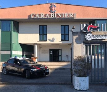 Latina, cadavere di un uomo trovato sul ciglio della strada a Terracina