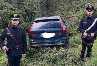 Livorno assalto a portavalori e ancora caccia ai banditi hanno rubato 4 milioni