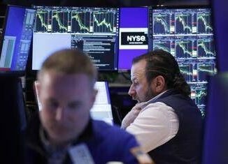 Lunedi nero di Wall Street Nasdaq cede il 4 Tesla chiude a 15