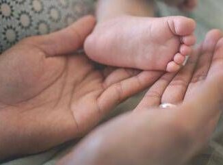 Maternita surrogata reato universale coppia italiana bloccata in Usa con neonato