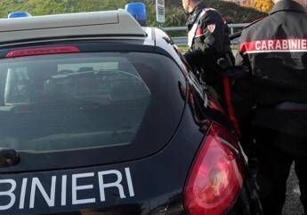 Napoli, picchiano tassista e postano video: denunciati 4 minori