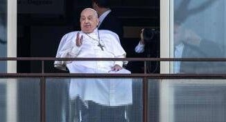 Papa Francesco Ci sia rinnovata attenzione agli anziani ricchezza della societa