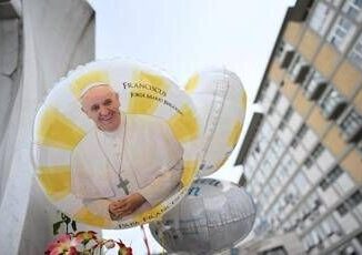 Papa Francesco Vaticano Dormito tutta la notte ora prosegue il riposo